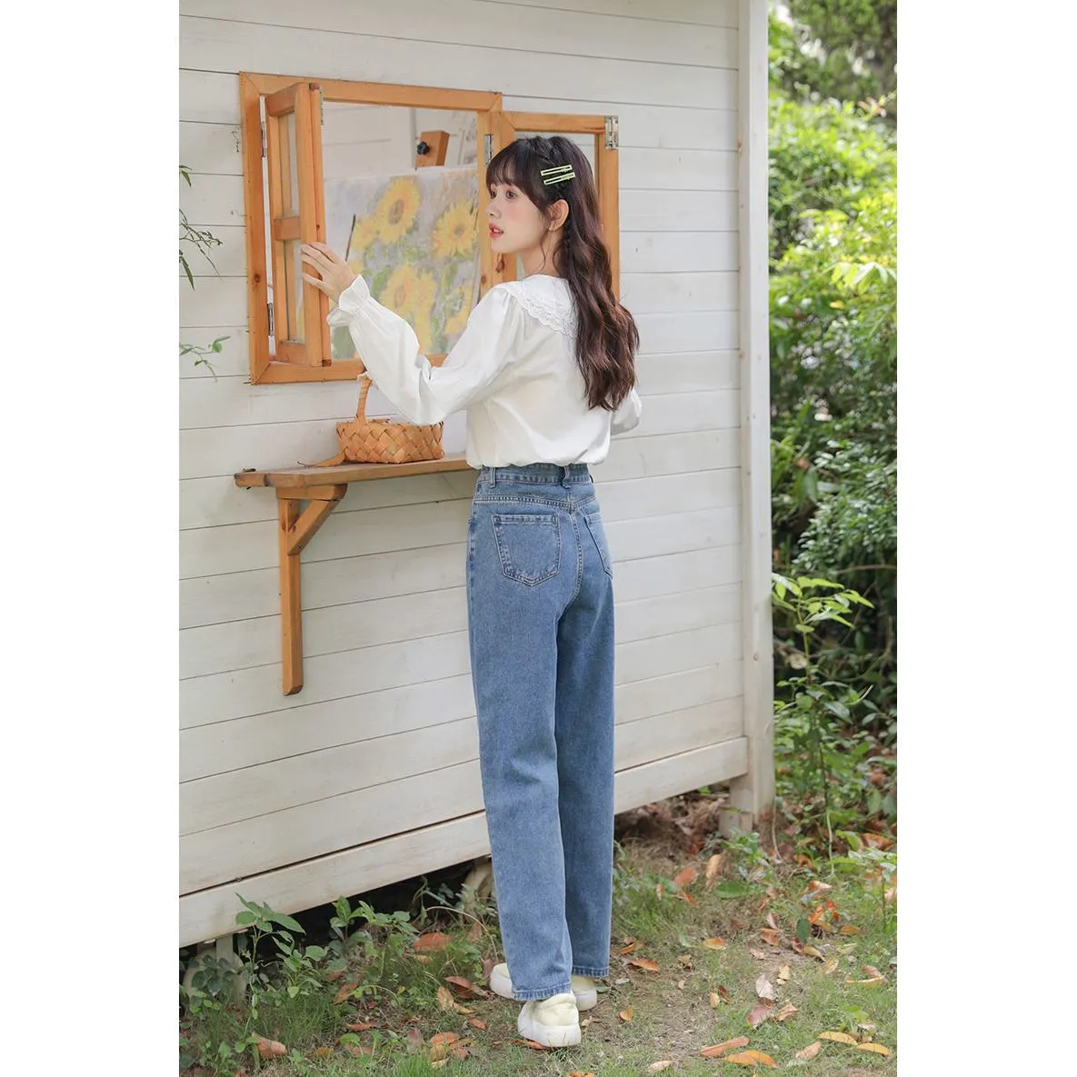 Simplicity Anti-Aging Embroidery Loose Fit Long Sleeve Blouse