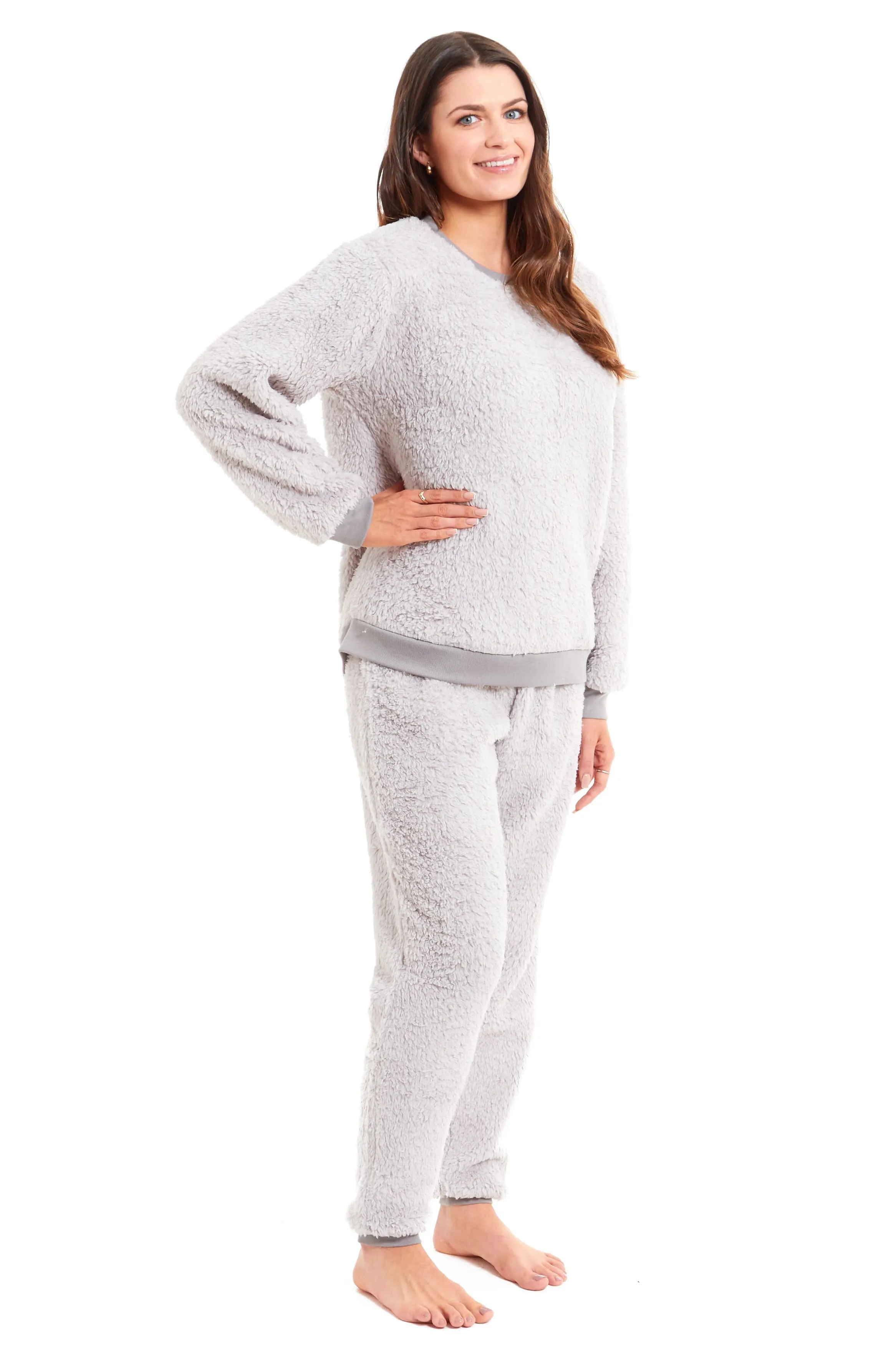 Women's Super Soft Teddy Fleece Pyjama Set Warm Cozy Stretchable Loungewear Crew Neck Nightwear Perfect for Relaxation and Sleep by Daisy Dreamer